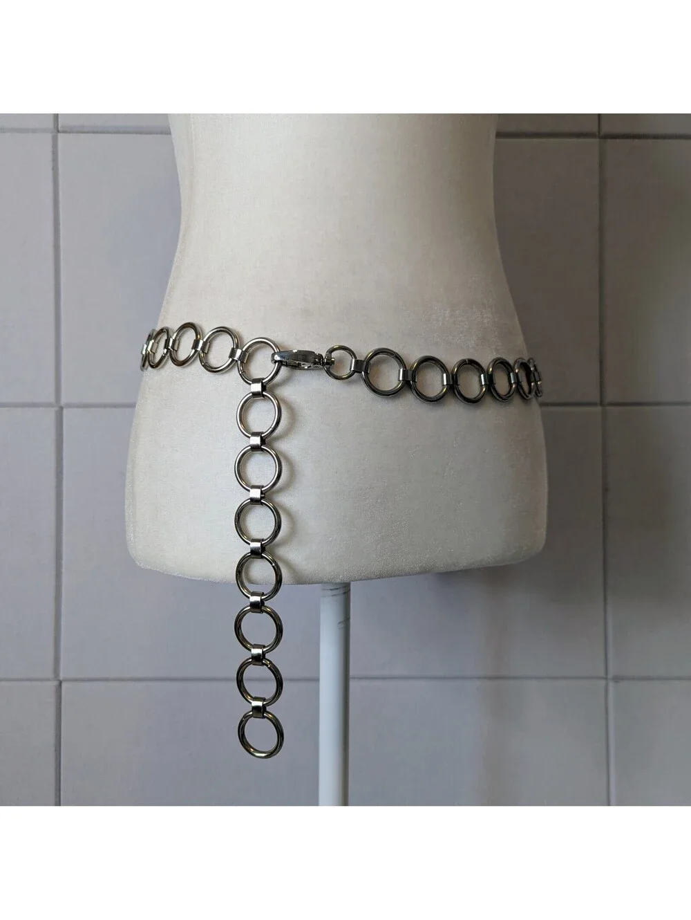 Vintage silver tone O-ring heavyweight chain belt